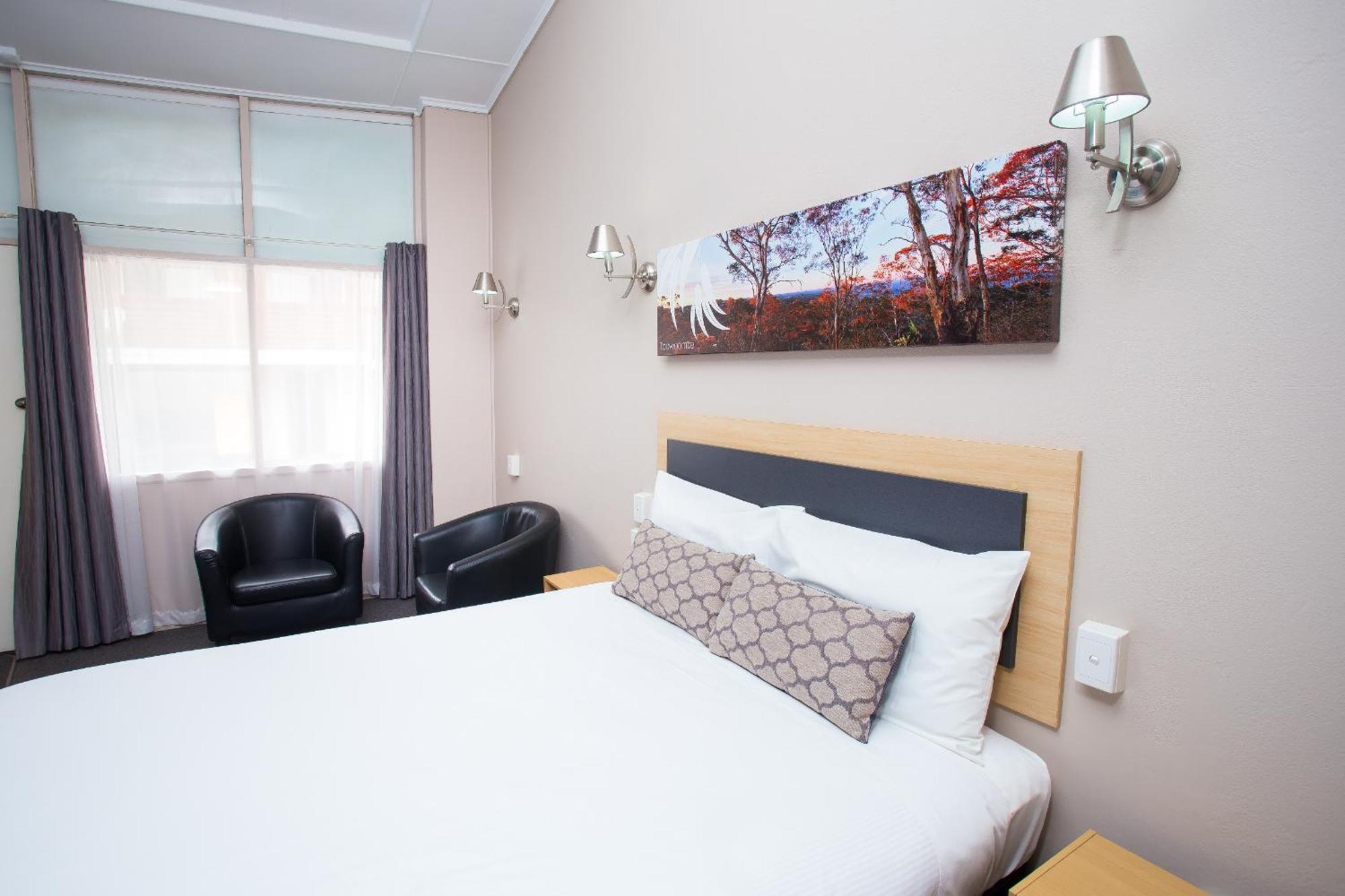 Downs Motel Тувумба Экстерьер фото