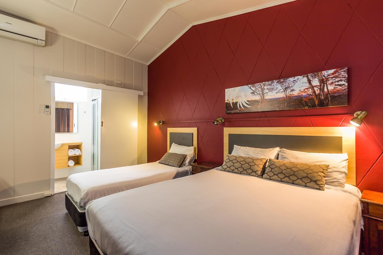 Downs Motel Тувумба Экстерьер фото
