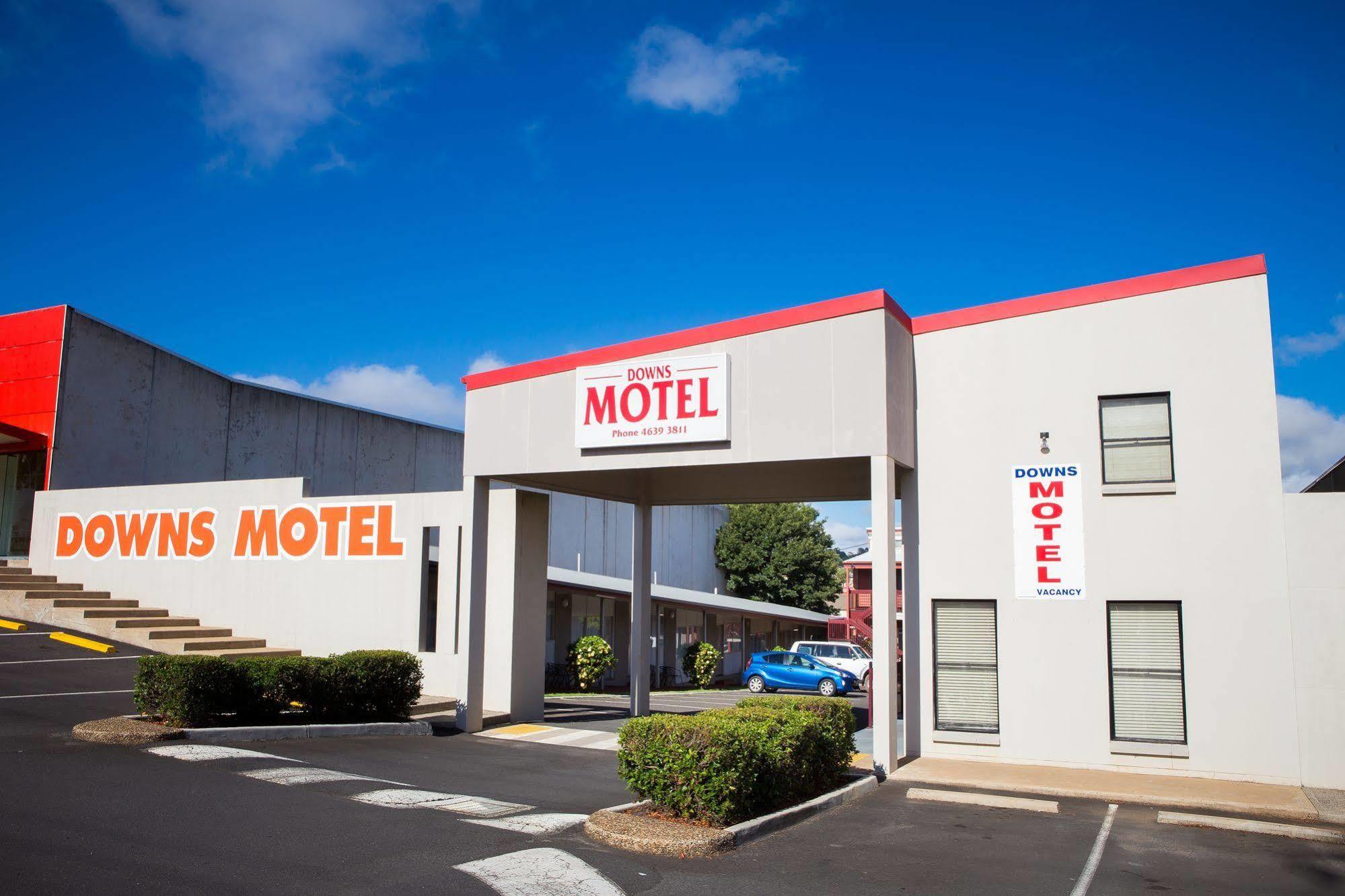 Downs Motel Тувумба Экстерьер фото