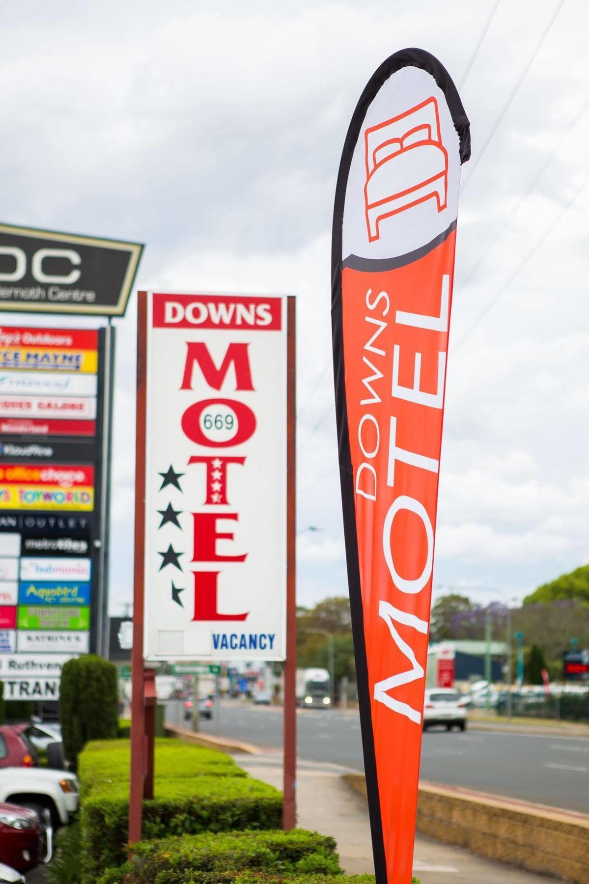 Downs Motel Тувумба Экстерьер фото